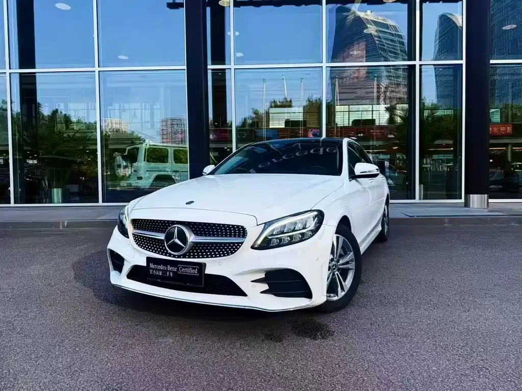 Mercedes-Benz C-Class — фото 1