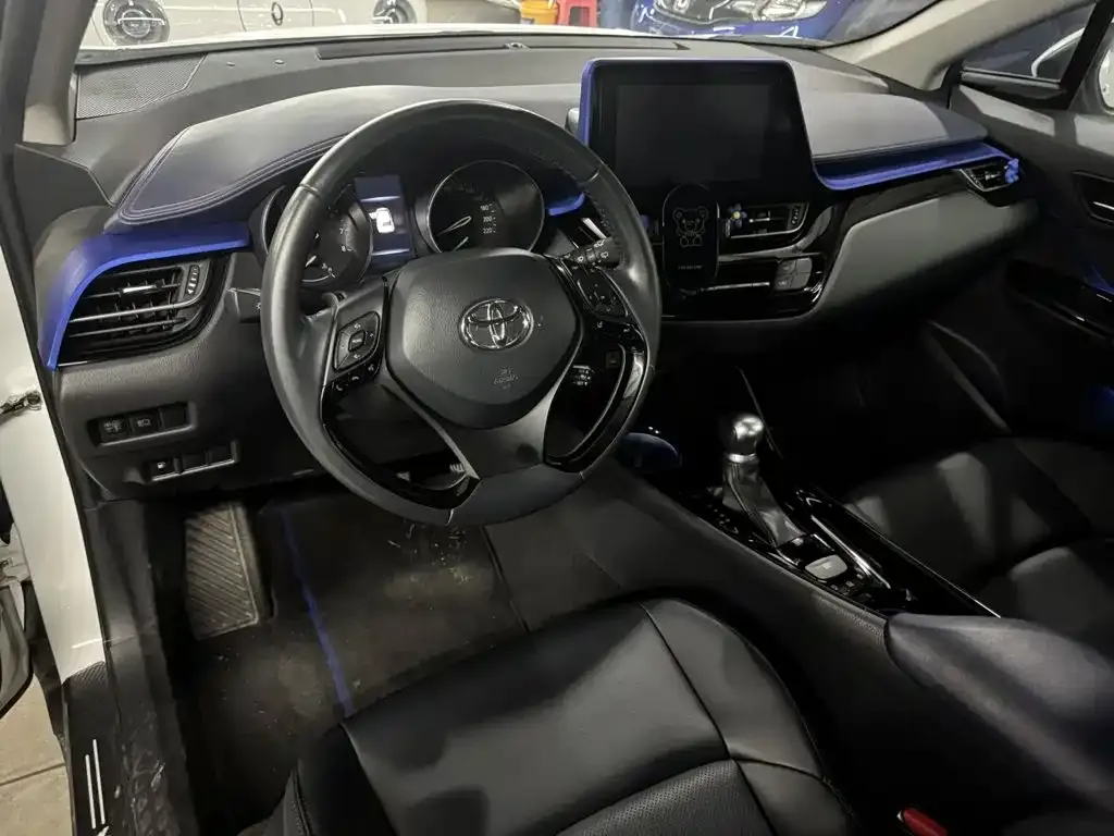 Toyota C-HR — фото 3