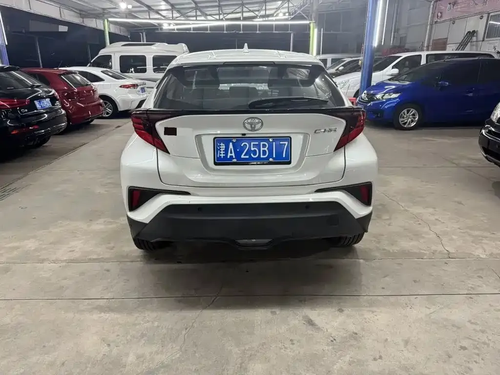 Toyota C-HR — фото 8