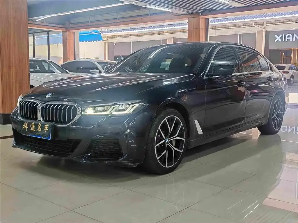 BMW 5 Series — фото 1