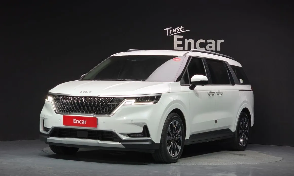 Kia Carnival — фото 1