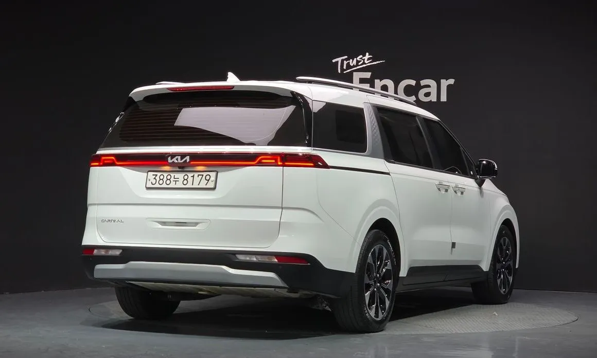 Kia Carnival — фото 4