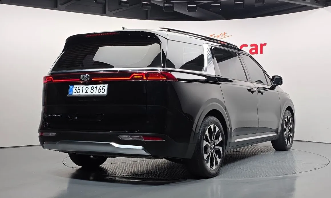 Kia Carnival — фото 10