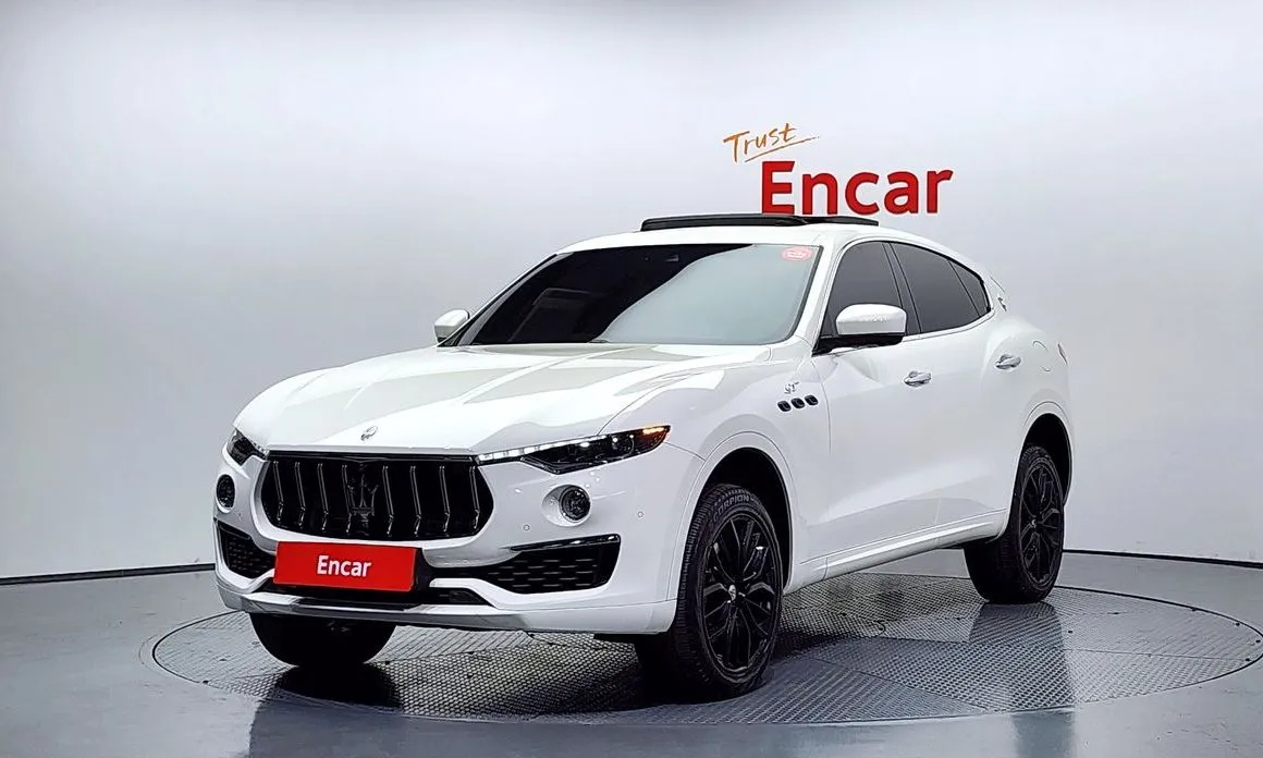 Maserati Levante — фото 1