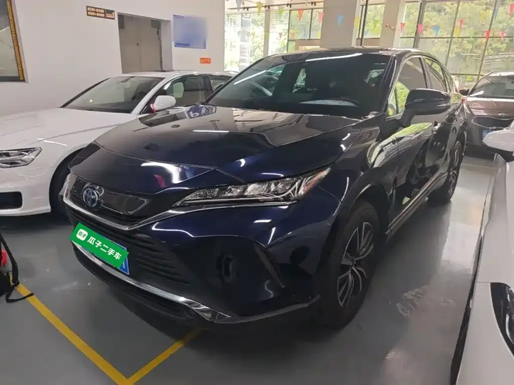 Toyota Harrier — фото 4