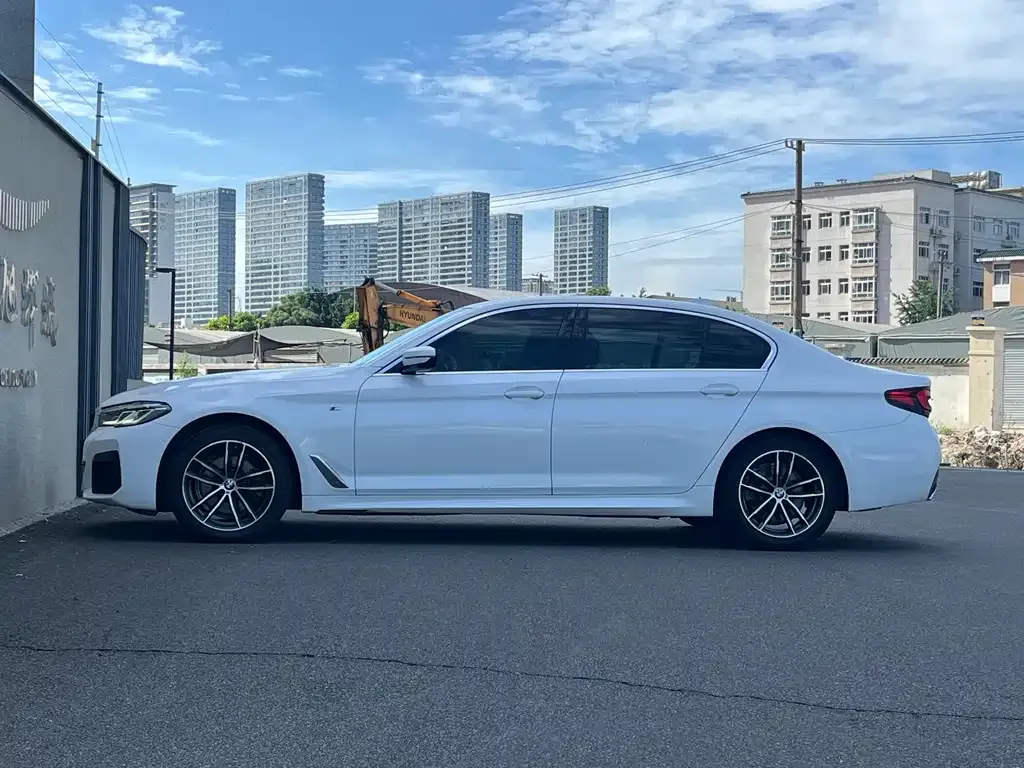 BMW 5 Series — фото 4