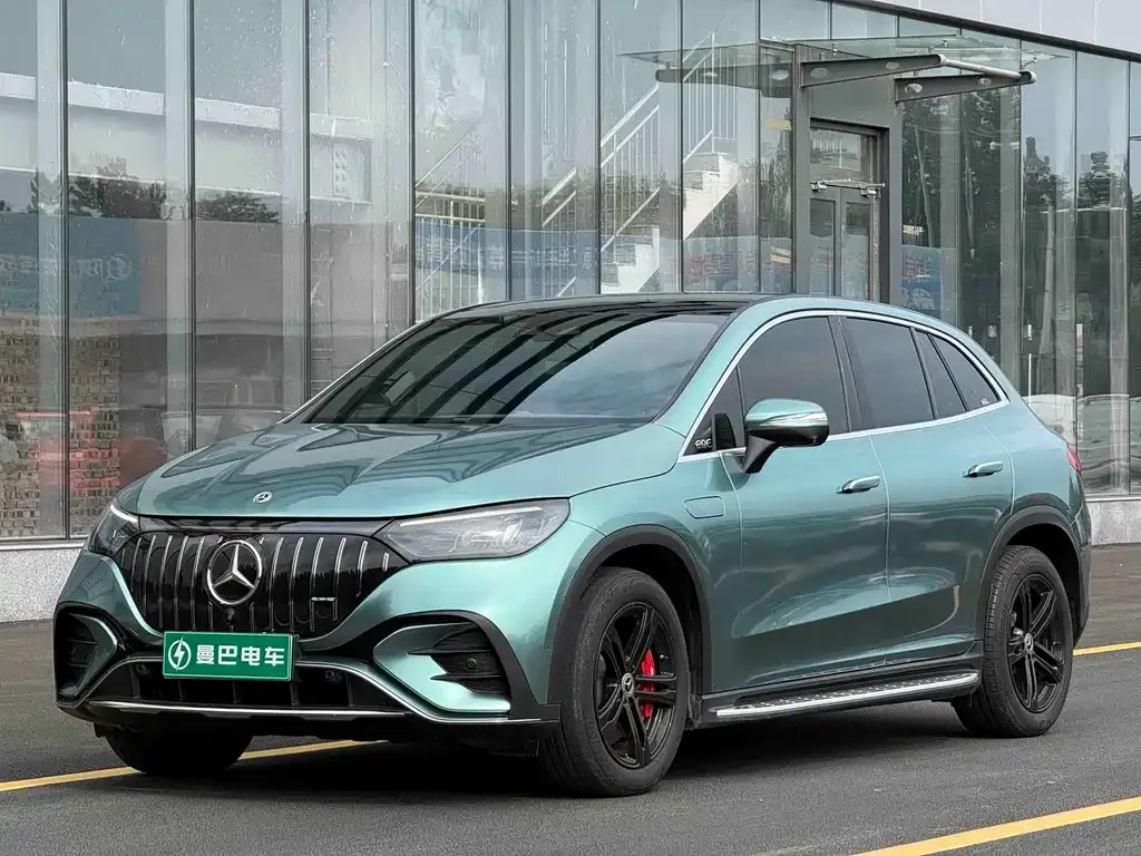 Mercedes-Benz EQE SUV — фото 1
