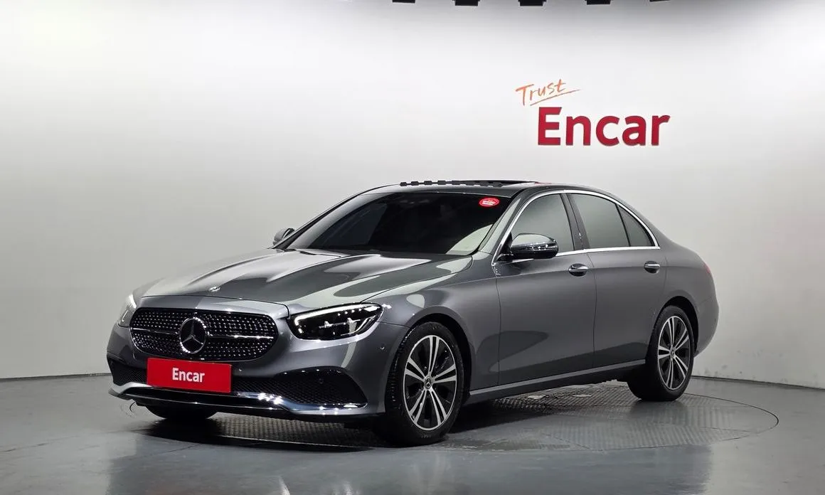 Mercedes-Benz E-Class — фото 1