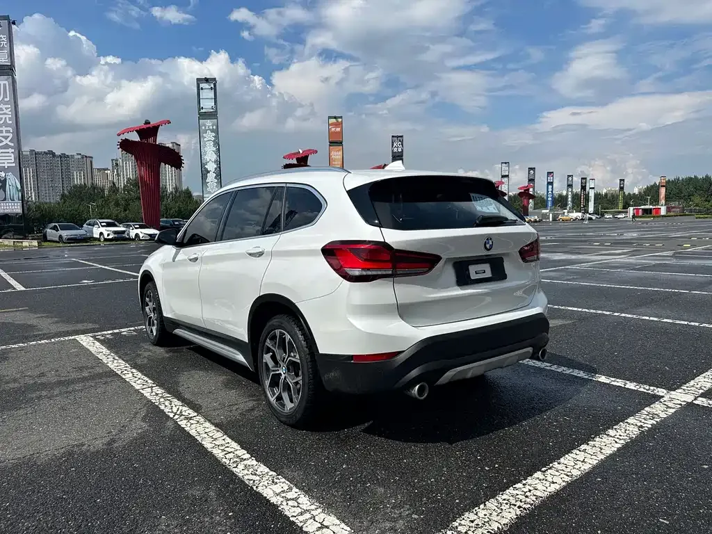 BMW X1 — фото 9