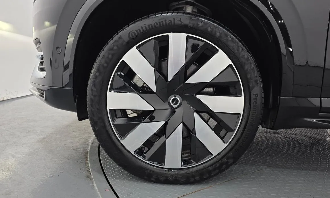 Volvo XC90 — фото 9