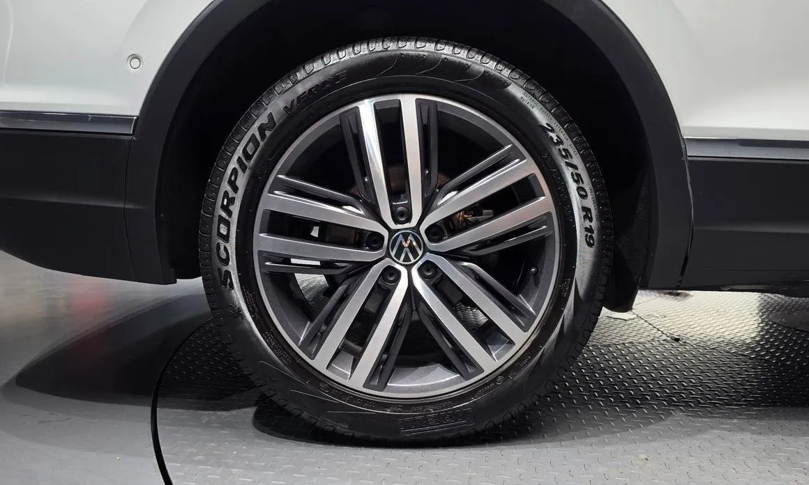 Volkswagen Tiguan — фото 8