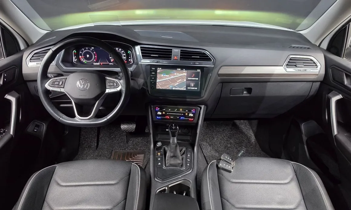 Volkswagen Tiguan — фото 5