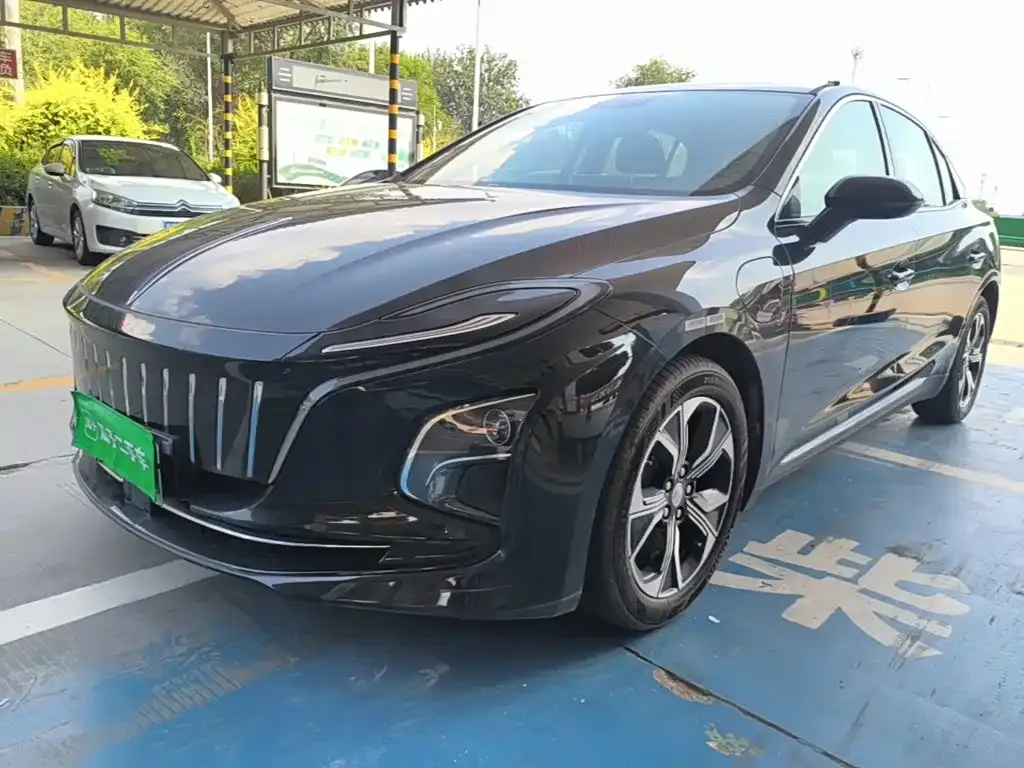 Hongqi E-QM5 — фото 3
