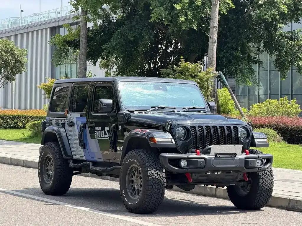 Jeep Wrangler — фото 9