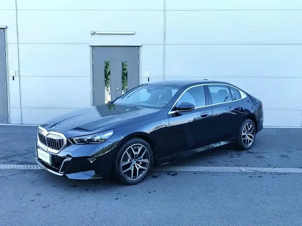 BMW i5 — фото 1