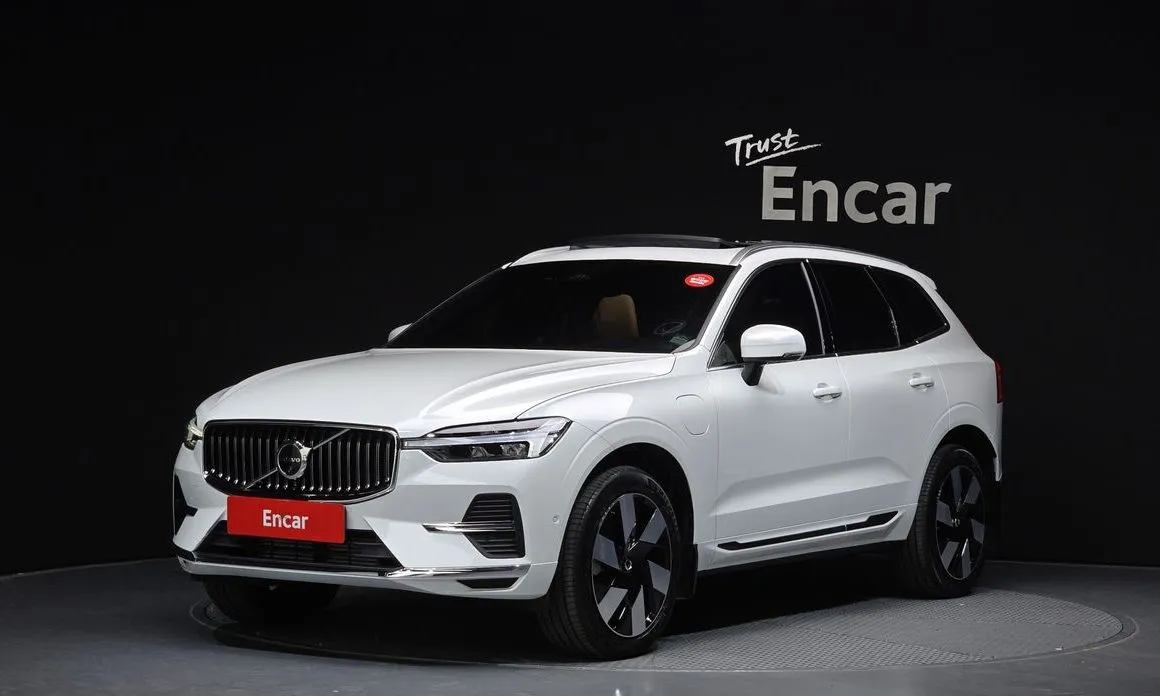 Volvo XC60 — фото 1