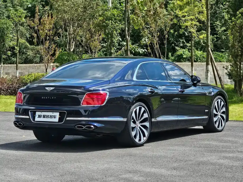 Bentley Flying Spur — фото 7