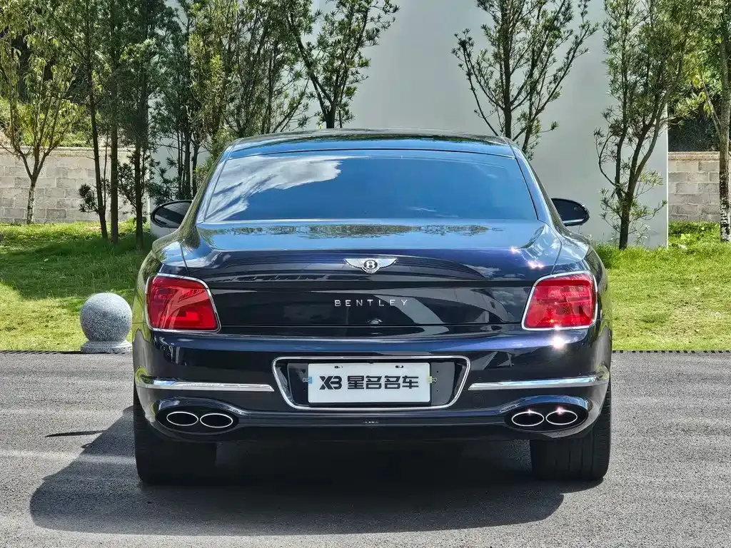 Bentley Flying Spur — фото 6