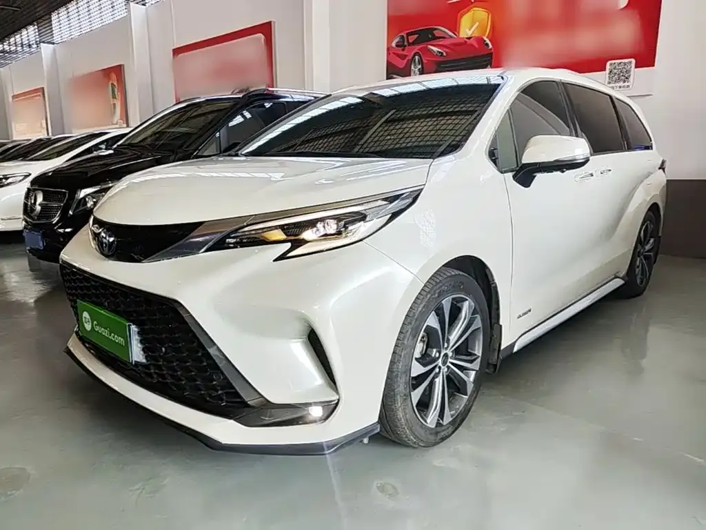 Toyota Granvia — фото 1