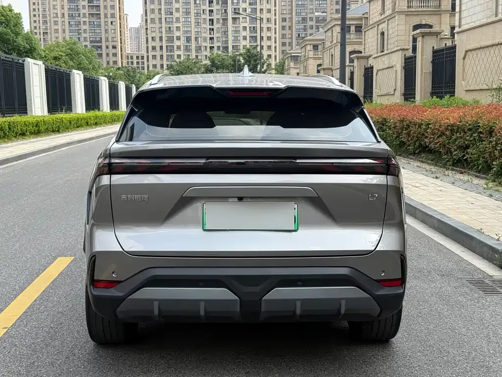 Geely Galaxy L7 — фото 3