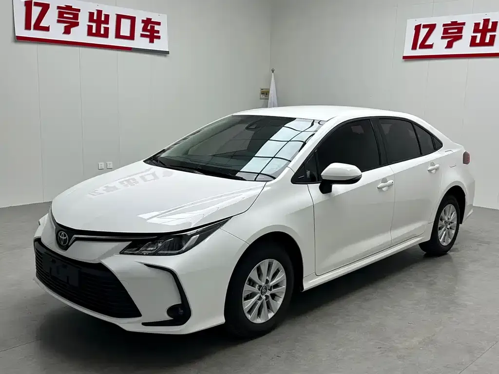 Toyota Corolla — фото 1