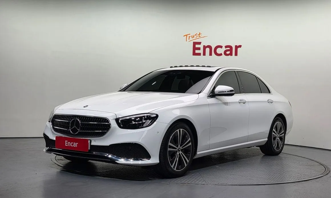 Mercedes-Benz E-Class — фото 1