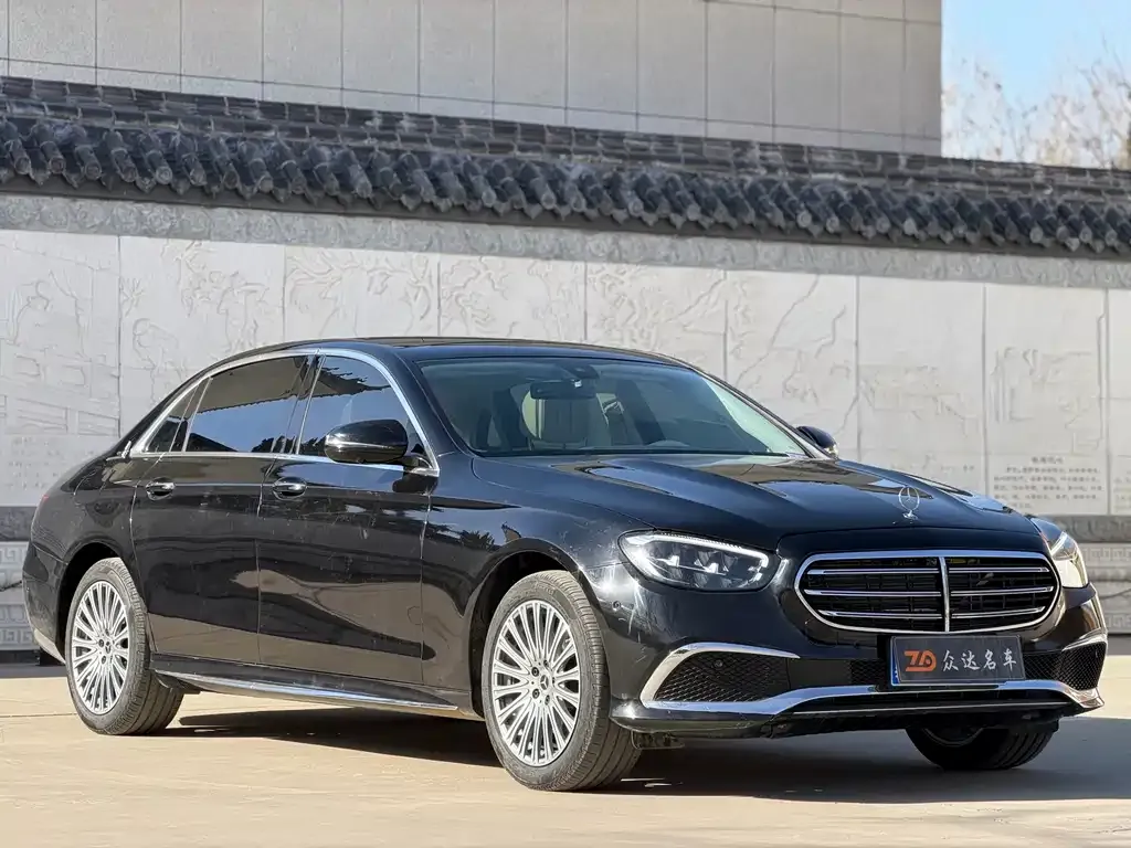 Mercedes-Benz E-Class — фото 10