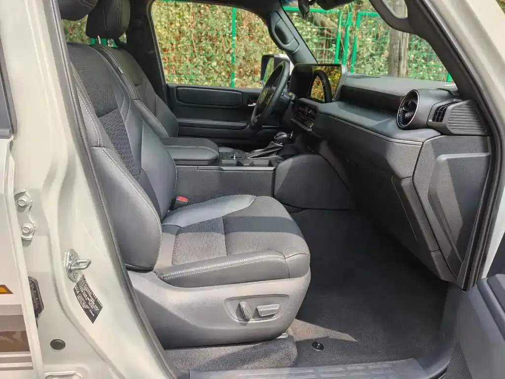 Toyota Prado — фото 2