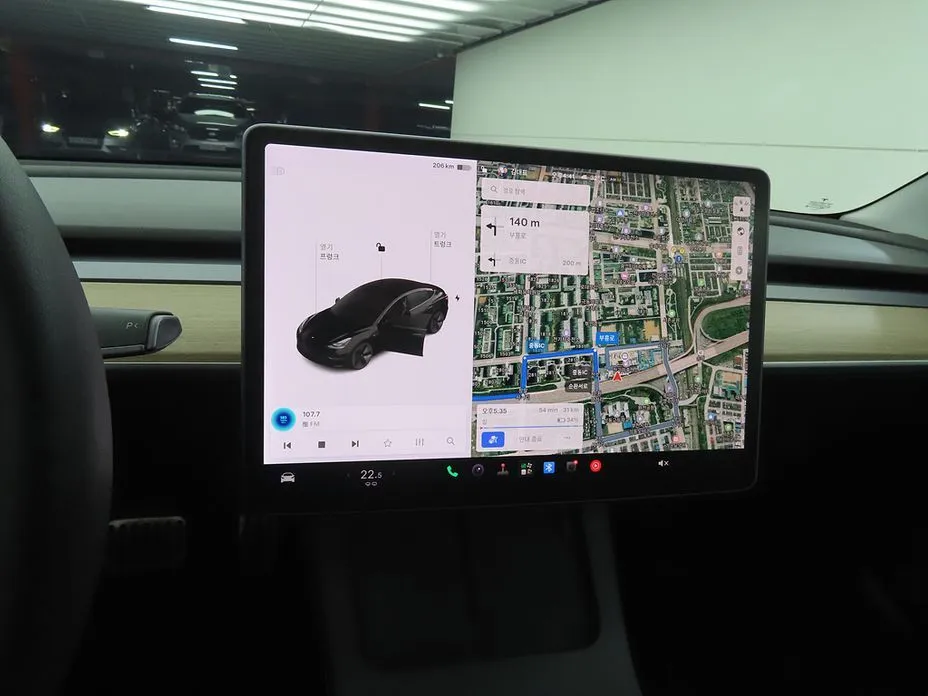 Tesla Model 3 — фото 2