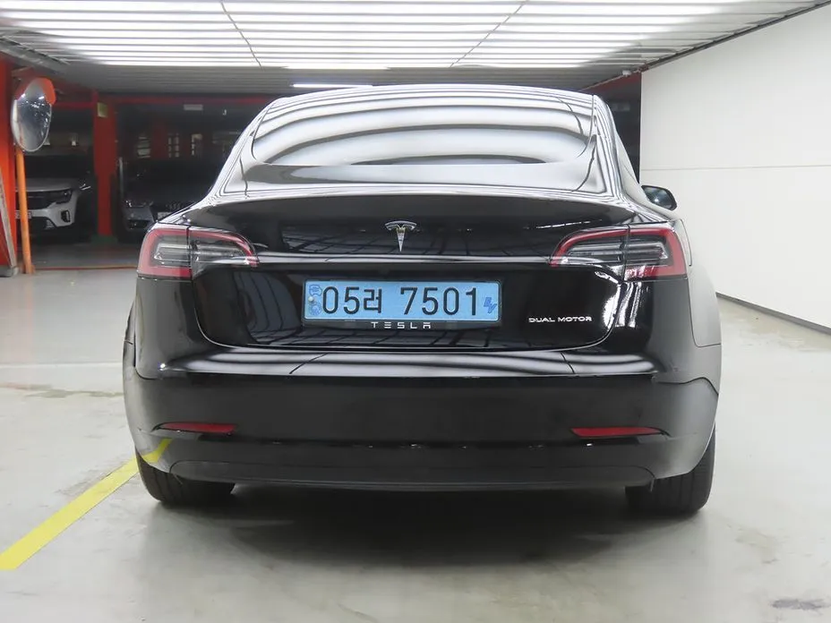 Tesla Model 3 — фото 10