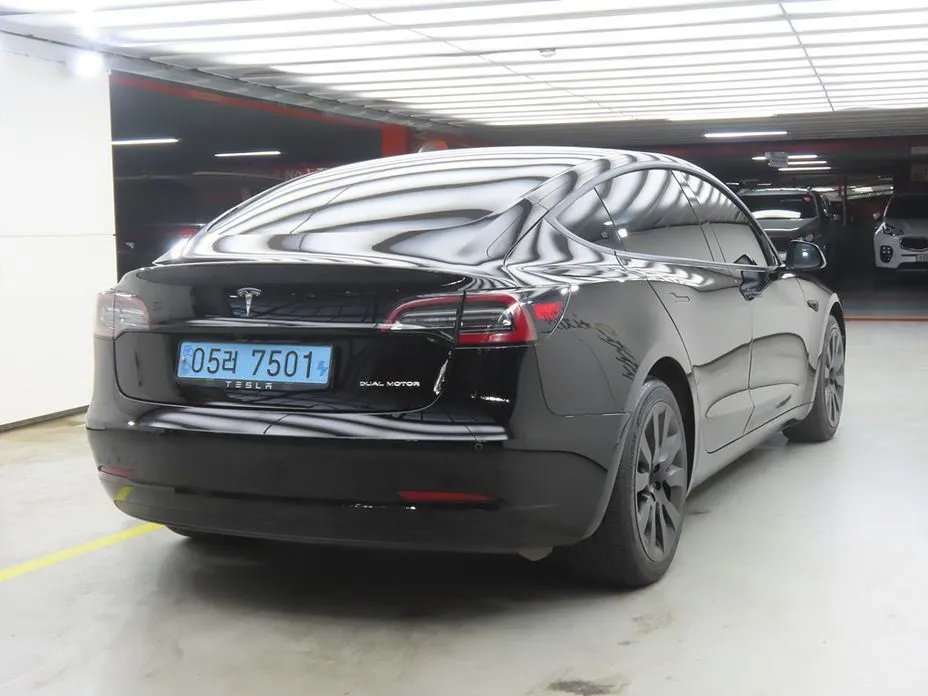 Tesla Model 3 — фото 7