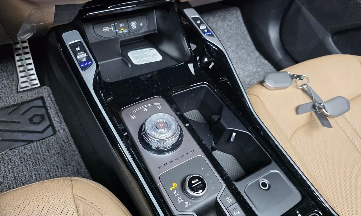 Kia Sorento — фото 7