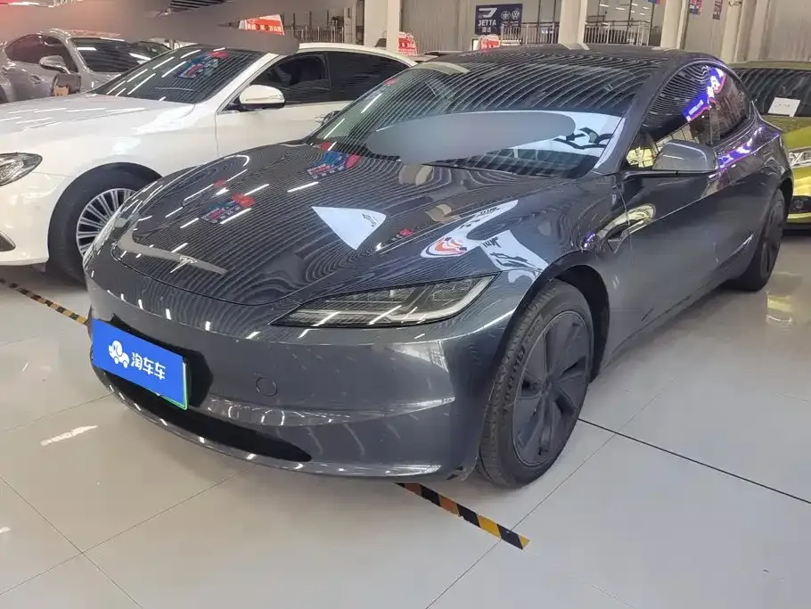 Tesla Model 3 — фото 1