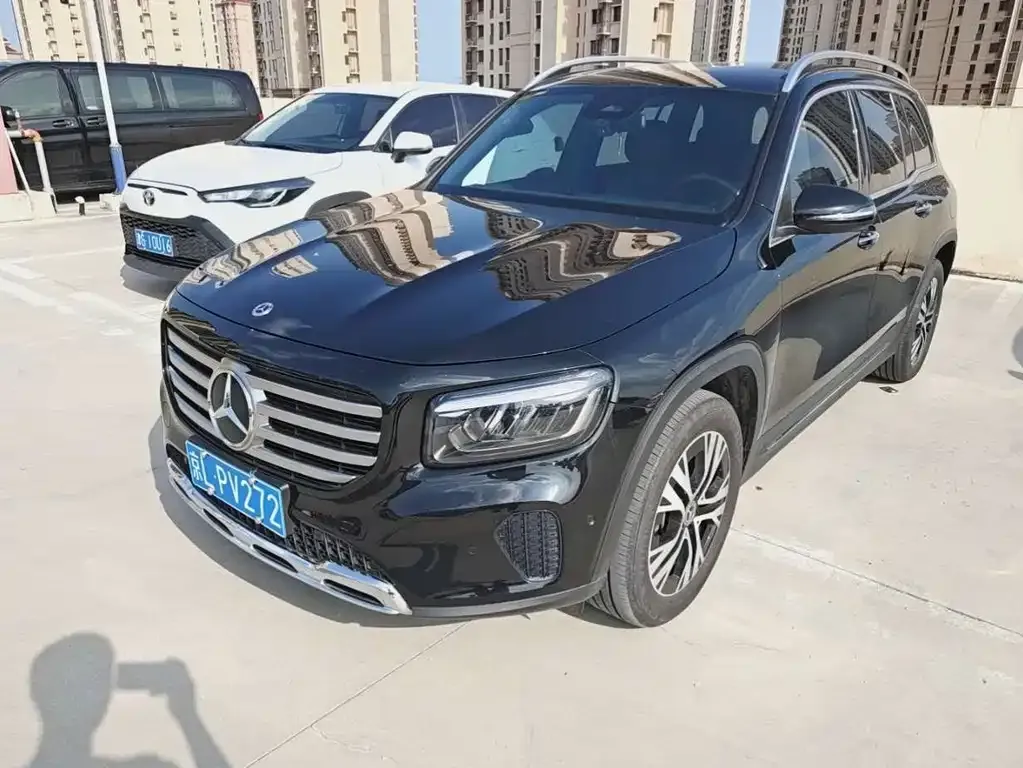 Mercedes-Benz GLB — фото 1