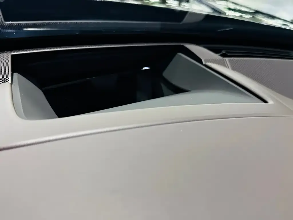 Bentley Flying Spur — фото 2