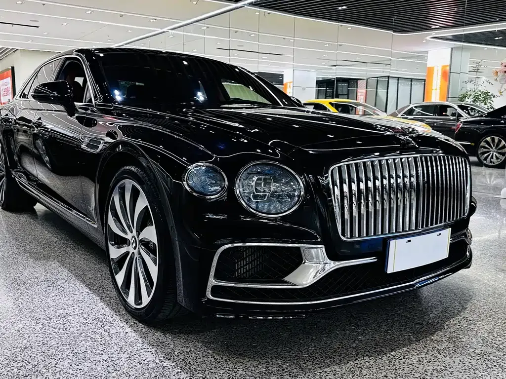 Bentley Flying Spur — фото 3