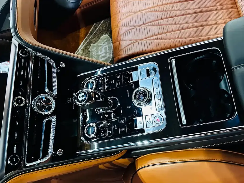 Bentley Flying Spur — фото 6