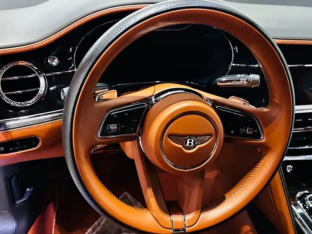 Bentley Flying Spur — фото 7