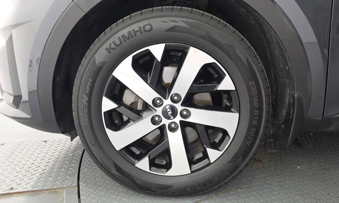 Kia Sorento — фото 8