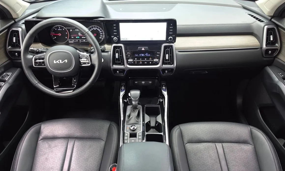 Kia Sorento — фото 9