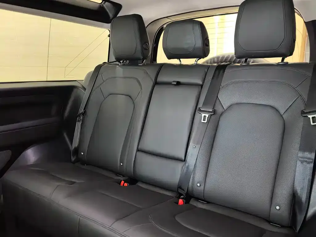 Land Rover Defender — фото 10