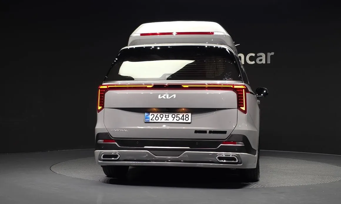 Kia Carnival — фото 10
