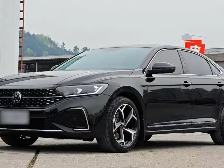 Volkswagen Passat — фото 5