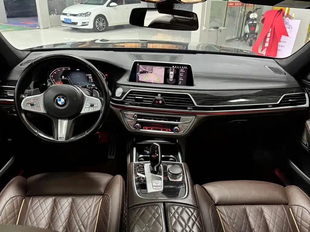 BMW 7 Series — фото 9