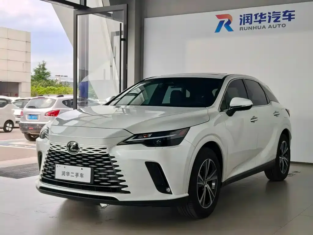 Lexus RX — фото 1