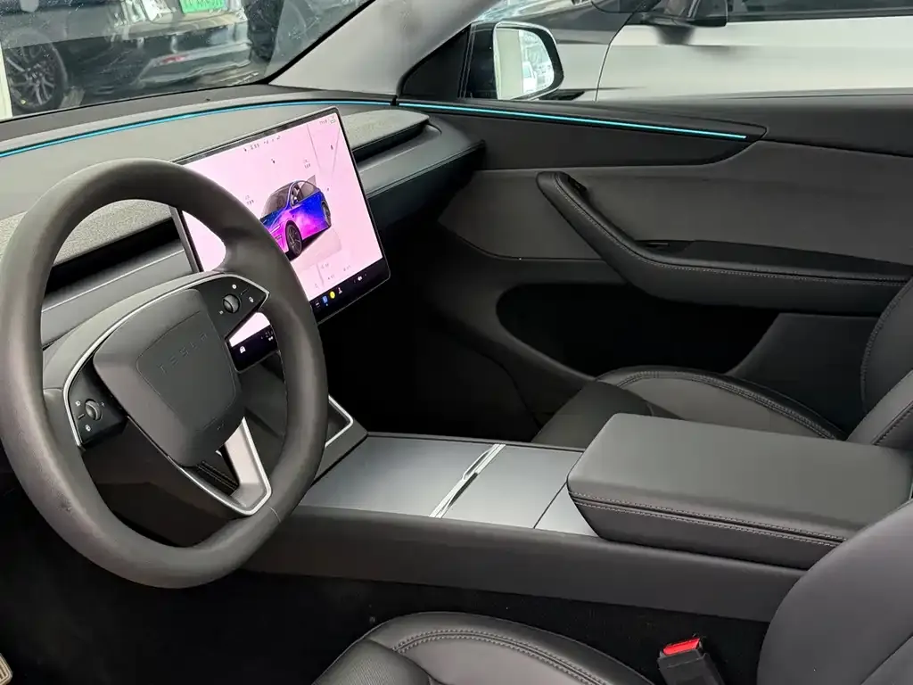 Tesla Model Y — фото 5