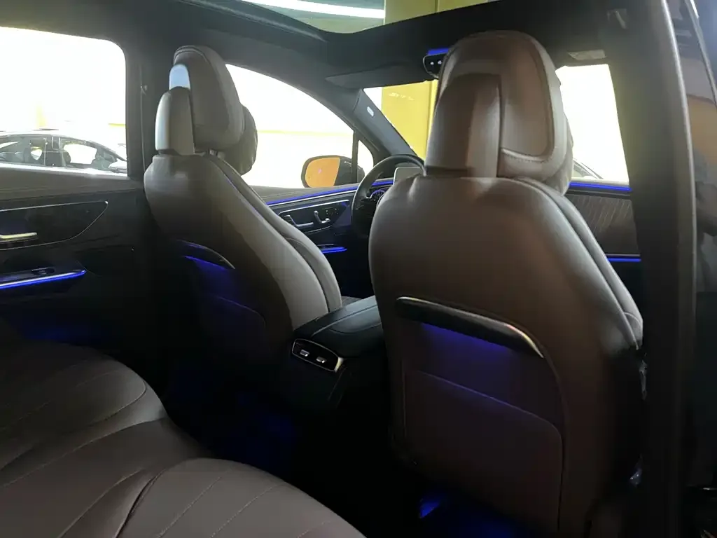 Mercedes-Benz EQE SUV — фото 2