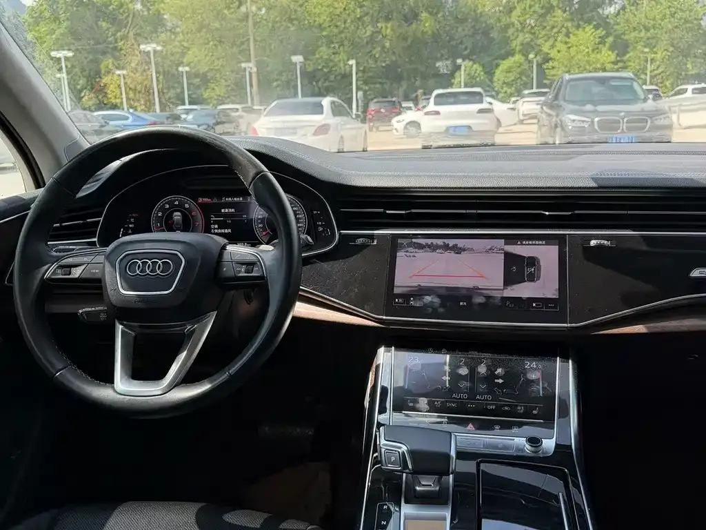 Audi Q7 — фото 2