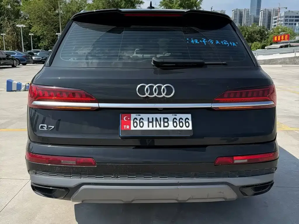 Audi Q7 — фото 9