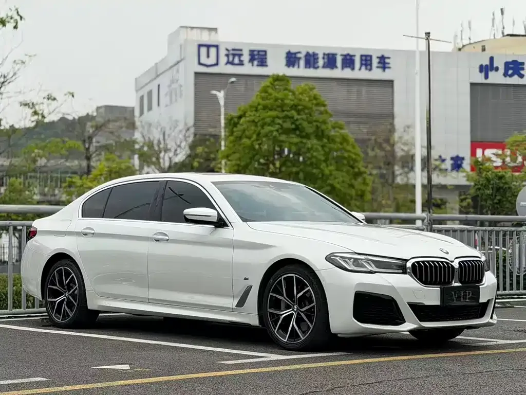 BMW 5 Series — фото 2